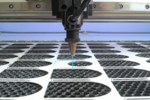 レーザー彫刻と切り抜き